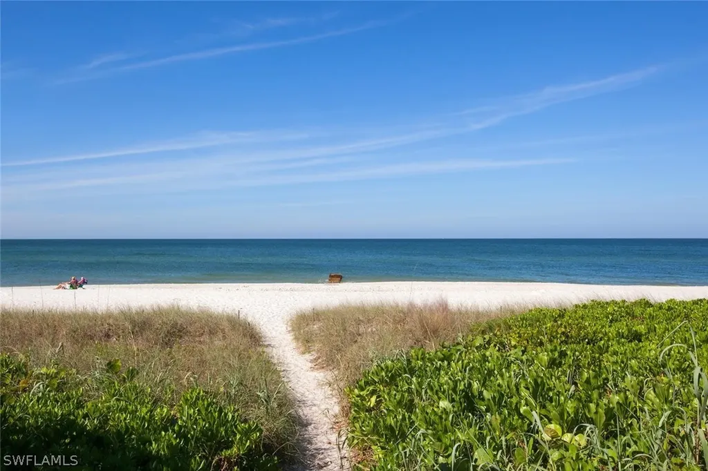 101 8th Street S Naples FL 34102