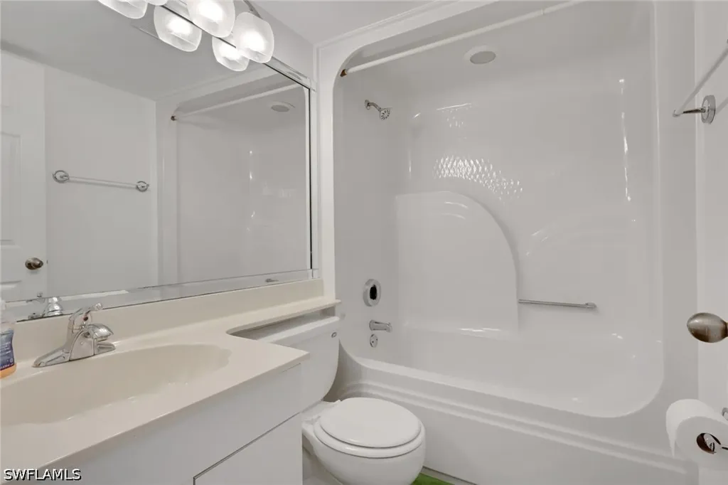 121 Gabriel Circle Naples FL 34104