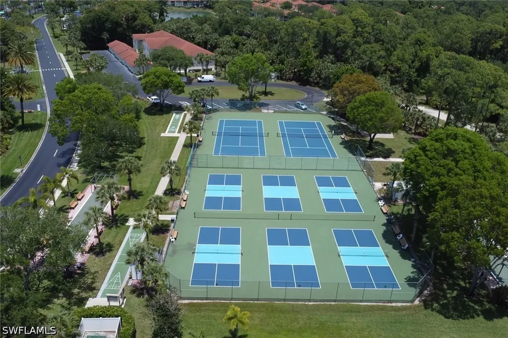 121 Gabriel Circle Naples FL 34104