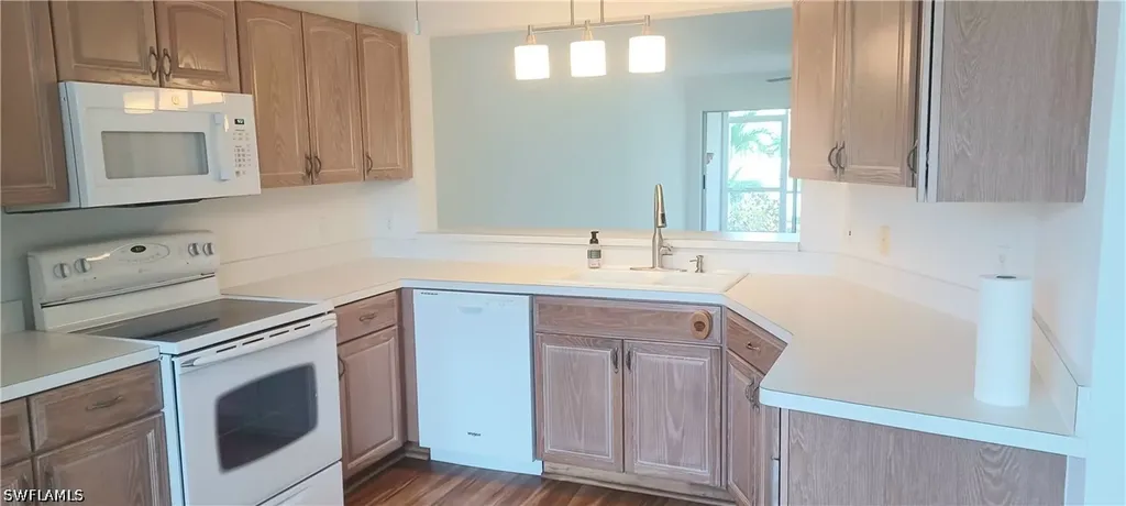 121 Gabriel Circle Naples FL 34104
