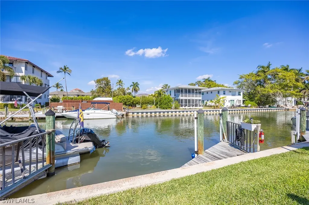 1417 Chesapeake Avenue Naples FL 34102