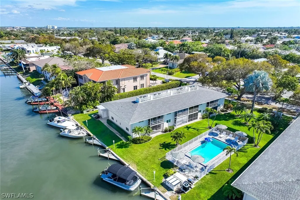 1417 Chesapeake Avenue Naples FL 34102