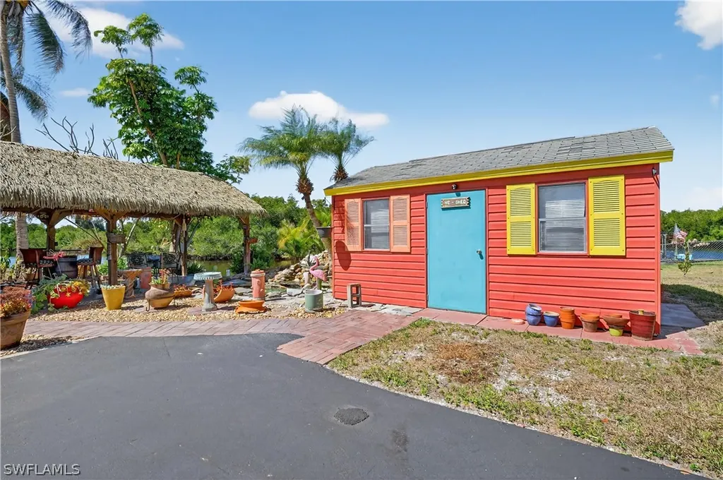 1324 Thompson Street North Fort Myers FL 33903