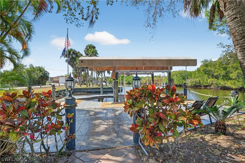 1324 Thompson Street North Fort Myers FL 33903