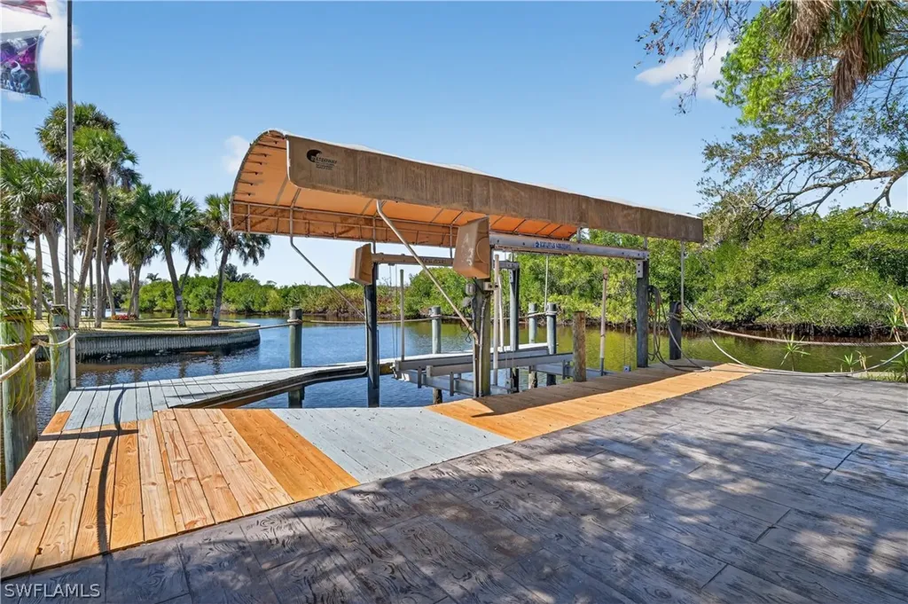 1324 Thompson Street North Fort Myers FL 33903