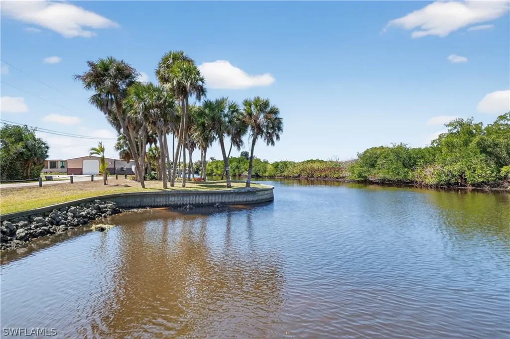 1324 Thompson Street North Fort Myers FL 33903