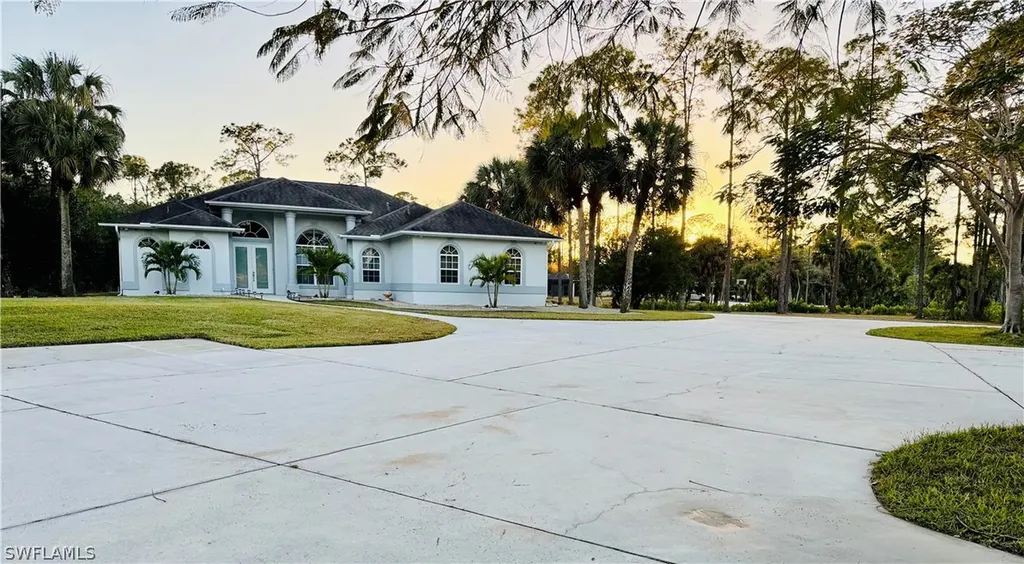 3960 1st Avenue NW Naples FL 34119