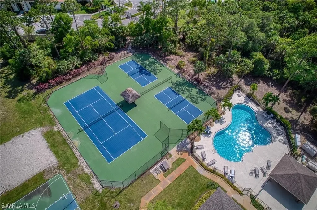 326 Dover Place Naples FL 34104