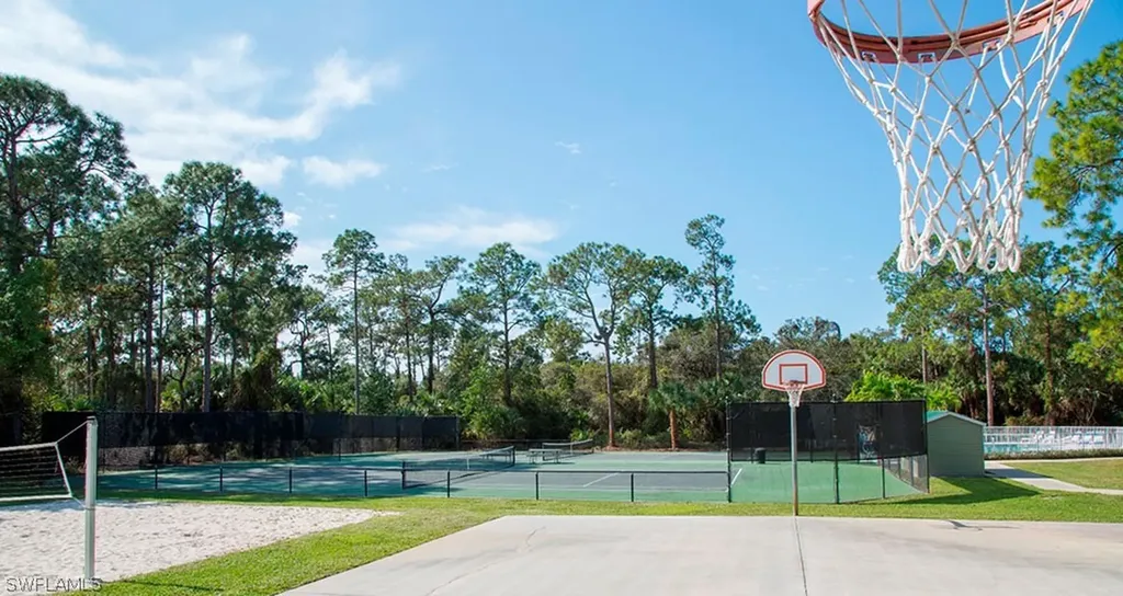 326 Dover Place Naples FL 34104