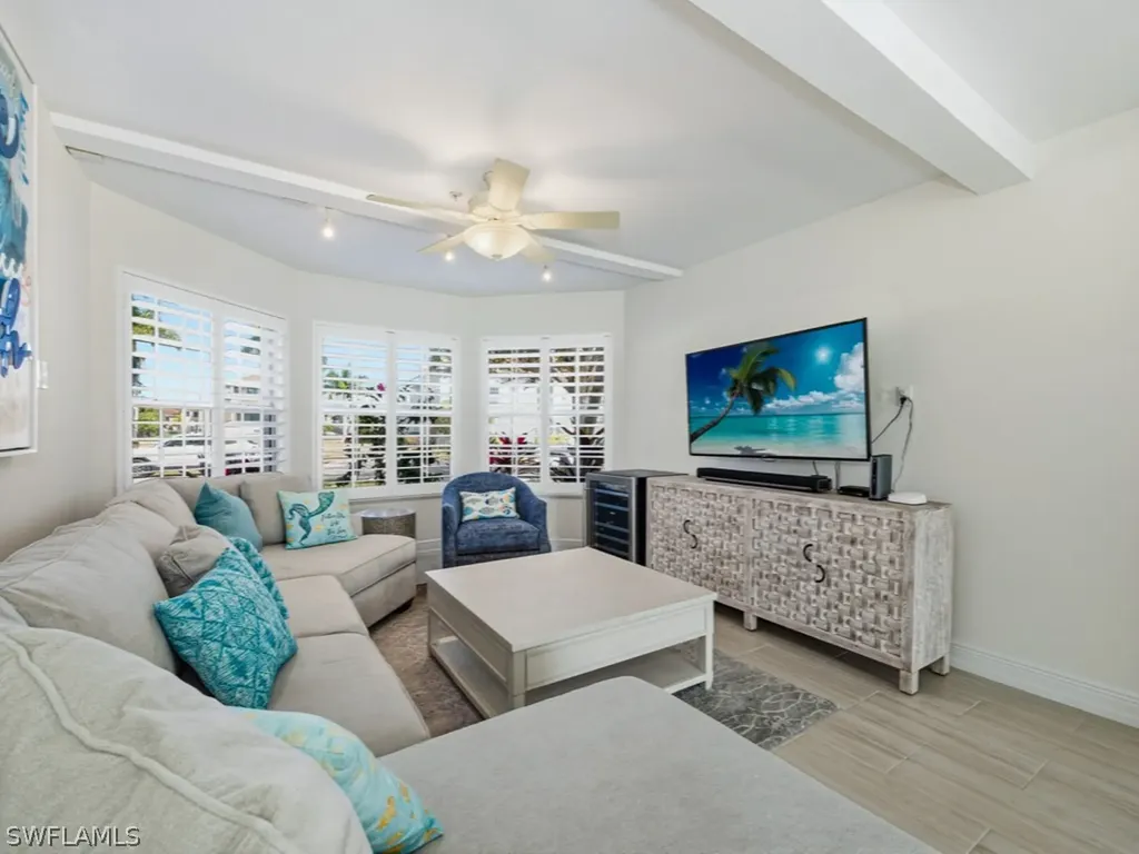 390 Oak Avenue Naples FL 34108