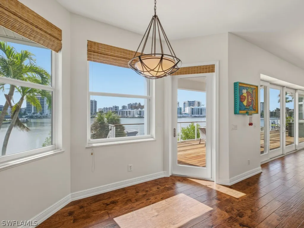 390 Oak Avenue Naples FL 34108