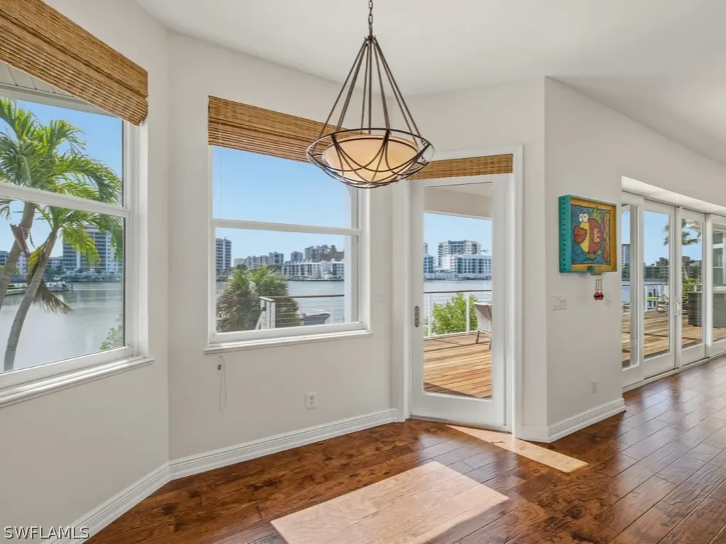 390 Oak Avenue Naples FL 34108