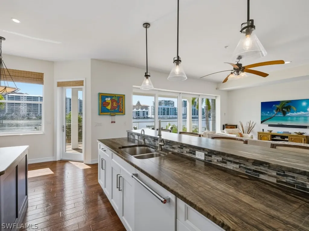 390 Oak Avenue Naples FL 34108