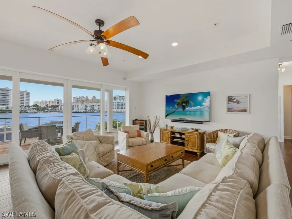 390 Oak Avenue Naples FL 34108