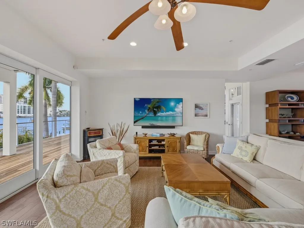 390 Oak Avenue Naples FL 34108