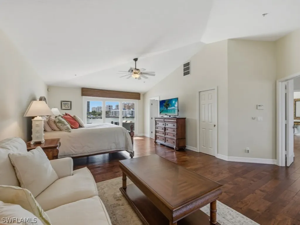 390 Oak Avenue Naples FL 34108