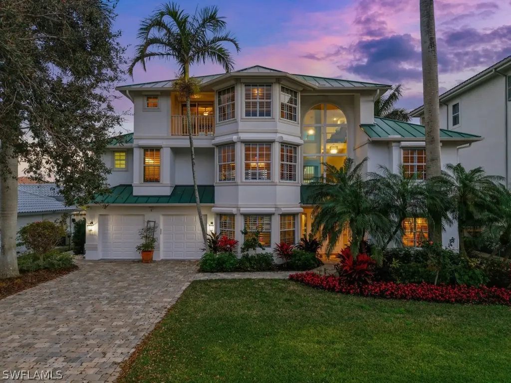 390 Oak Avenue Naples FL 34108