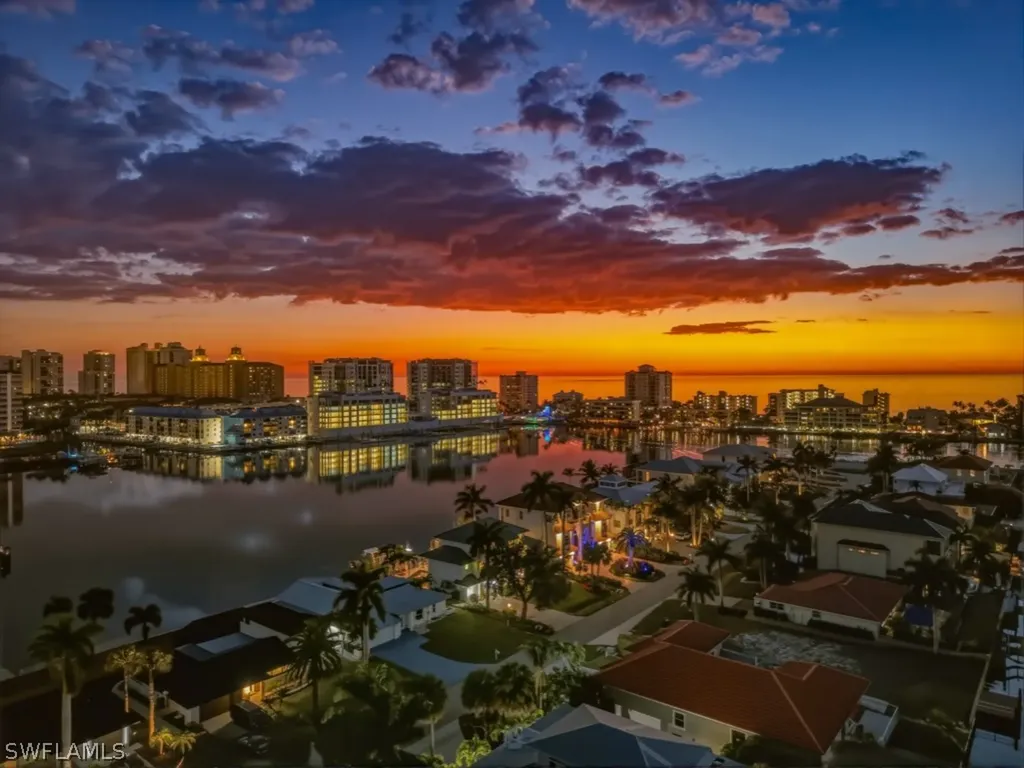 390 Oak Avenue Naples FL 34108