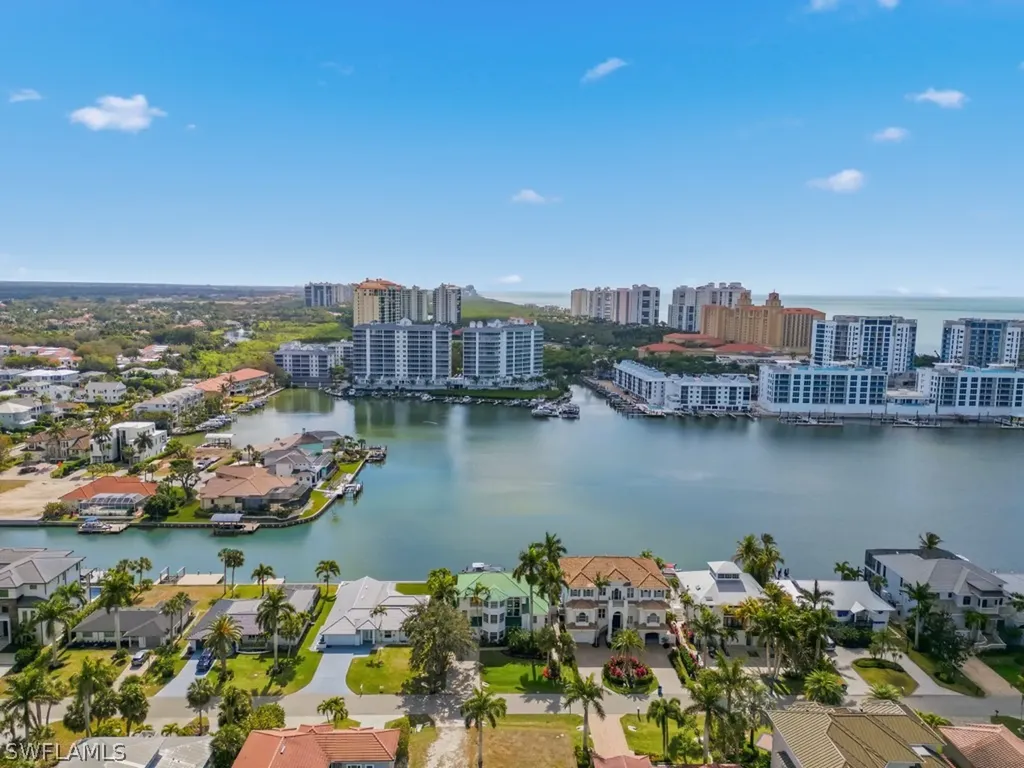 390 Oak Avenue Naples FL 34108