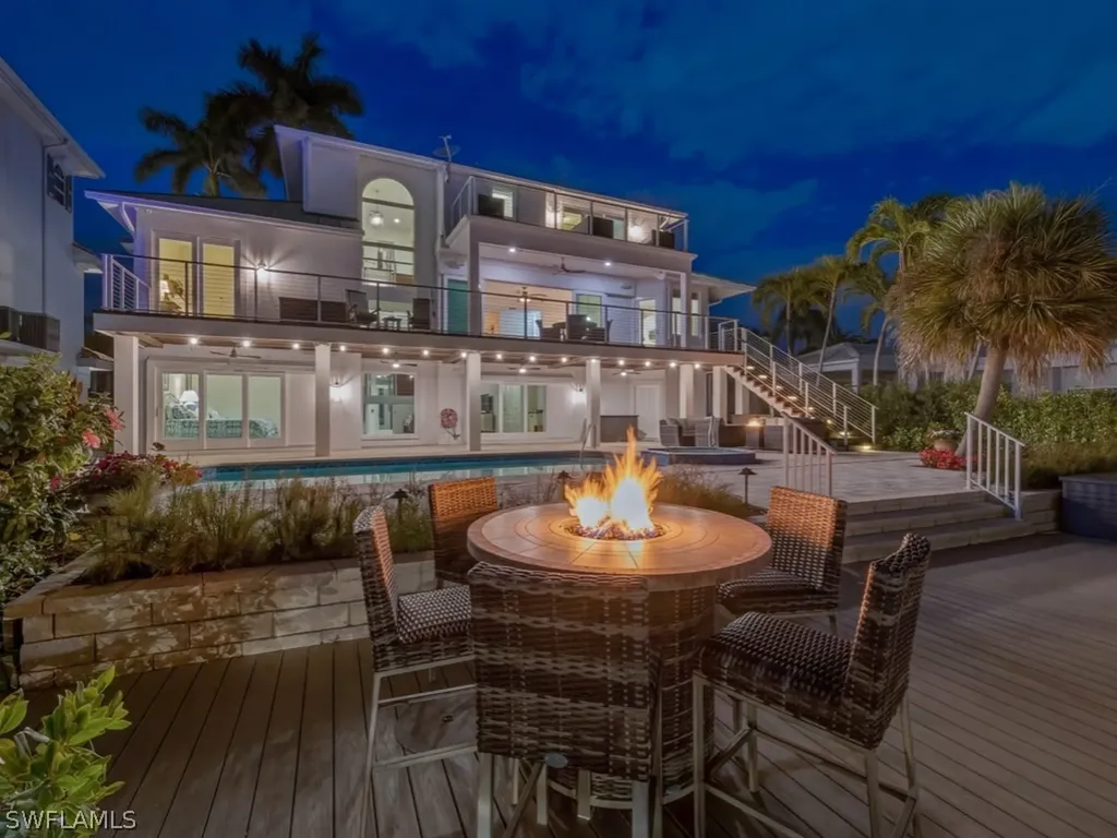390 Oak Avenue Naples FL 34108