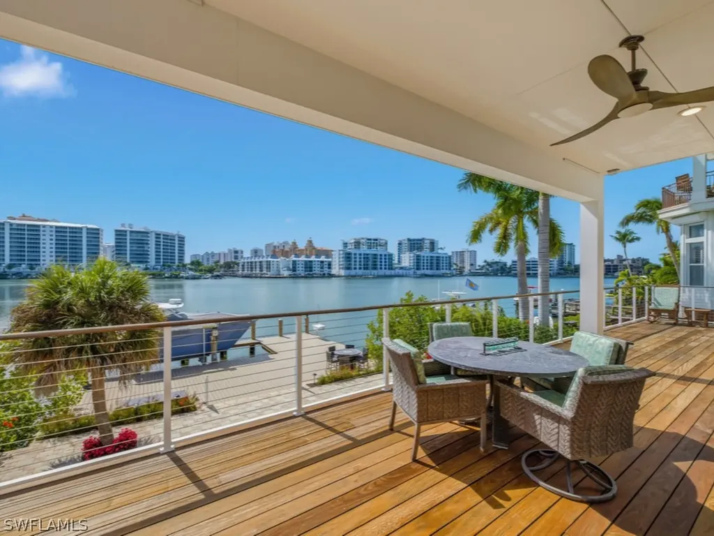 390 Oak Avenue Naples FL 34108