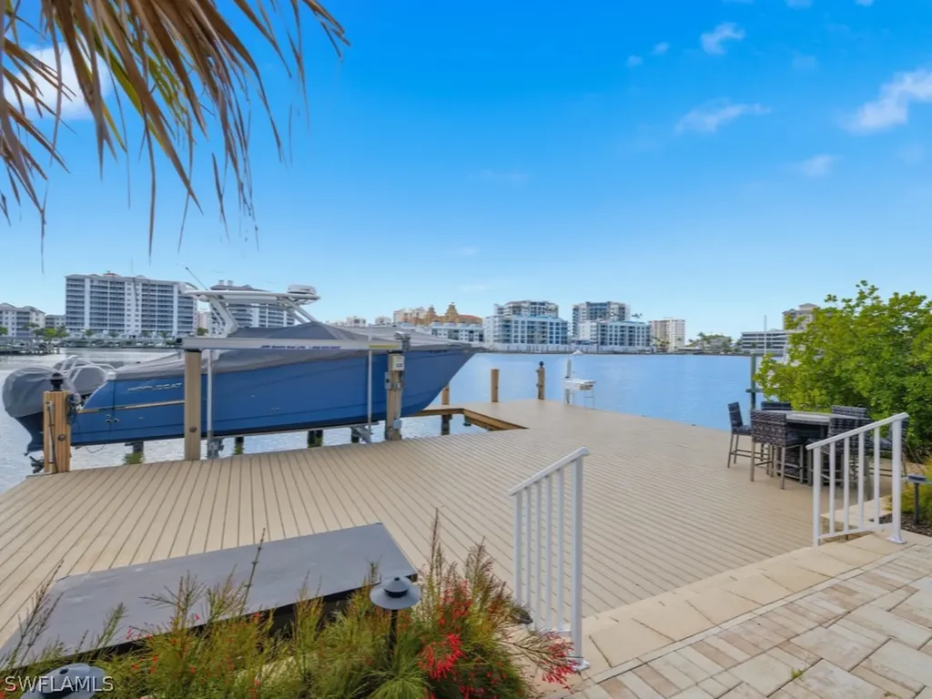 390 Oak Avenue Naples FL 34108