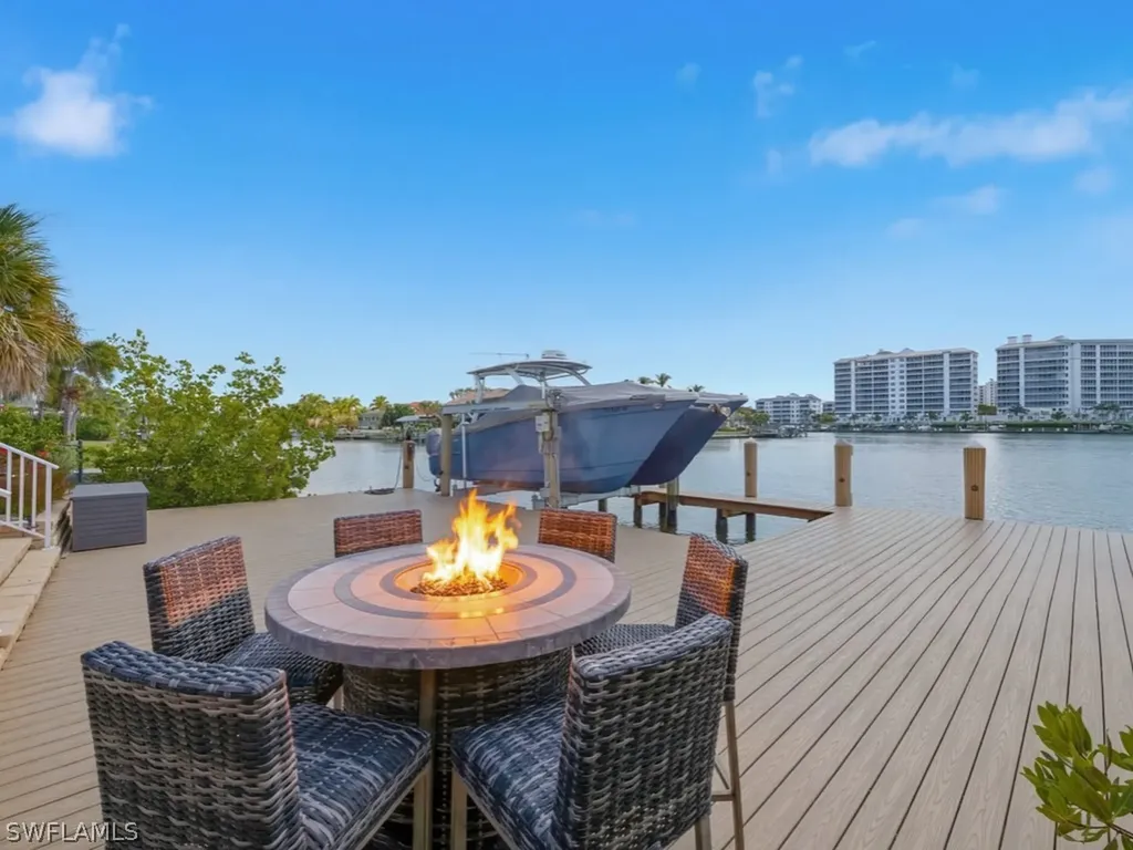 390 Oak Avenue Naples FL 34108