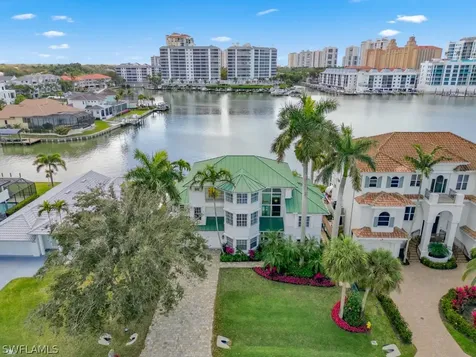 390 Oak Avenue Naples FL 34108