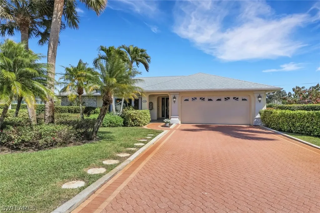 318 Burning Tree Drive Naples FL 34105