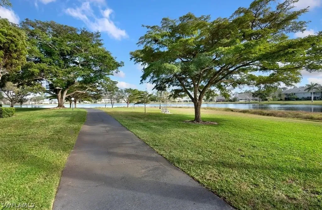 1810 Kings Lake Boulevard Naples FL 34112