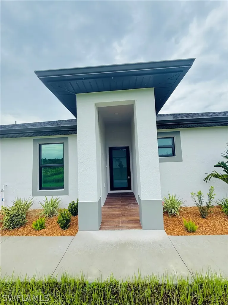 105 107 W 12th Street Lehigh Acres FL 33972