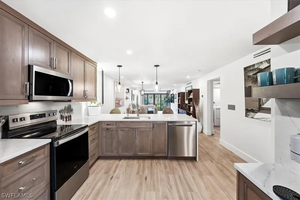 3219 Horse Carriage Way Naples FL 34105