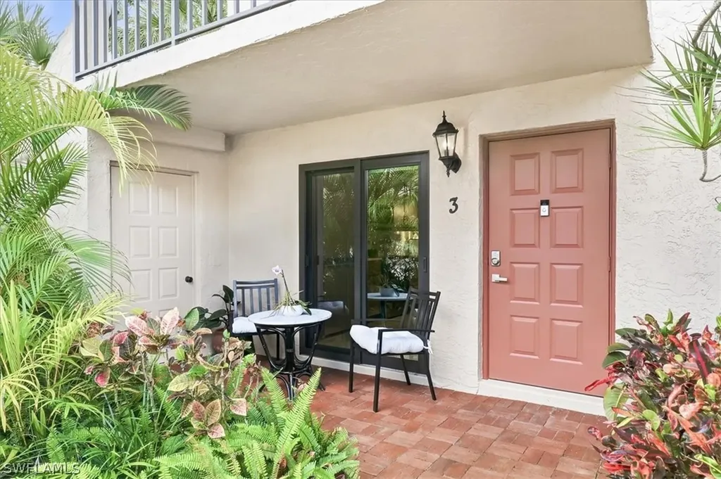 3219 Horse Carriage Way Naples FL 34105