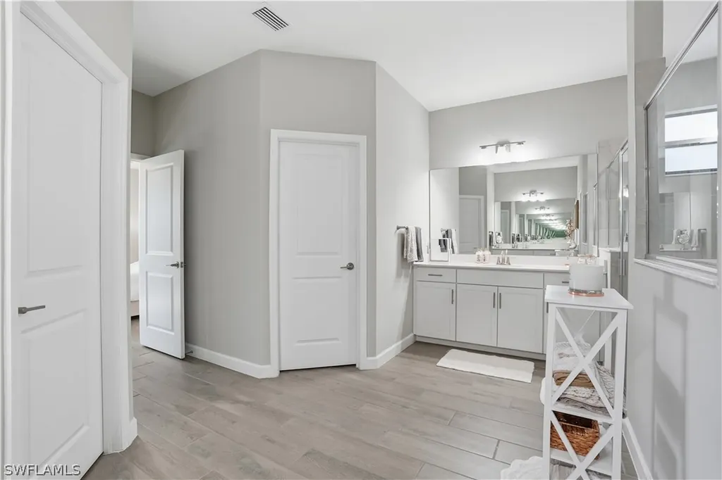 1384 Birdie Drive Naples FL 34120