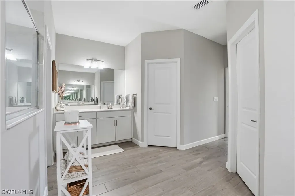 1384 Birdie Drive Naples FL 34120