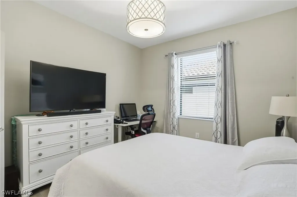 1384 Birdie Drive Naples FL 34120