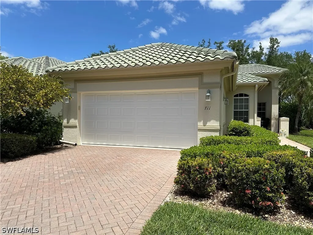 711 Vistana Circle Naples FL 34119