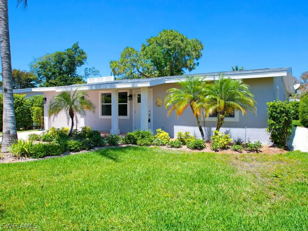 1279 10th Avenue N Naples FL 34102