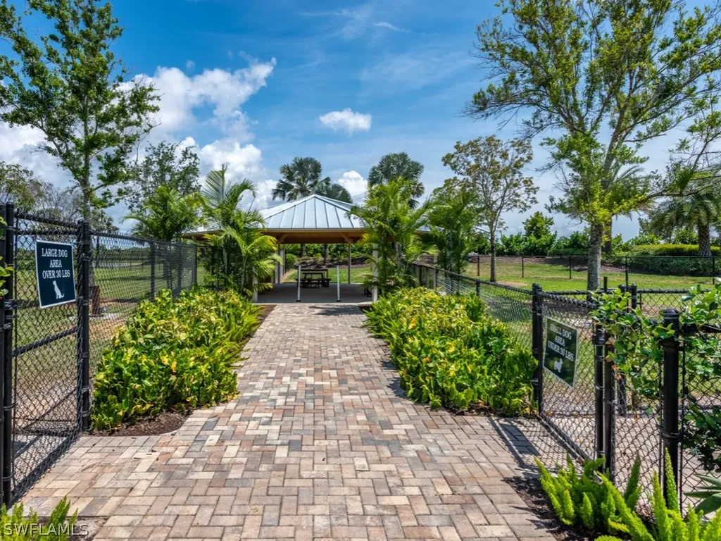 14591 Edgewater Circle Naples FL 34114