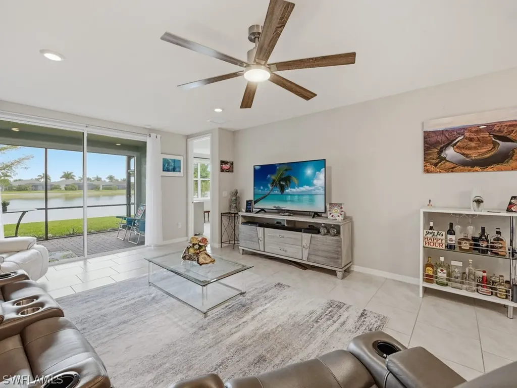 14591 Edgewater Circle Naples FL 34114