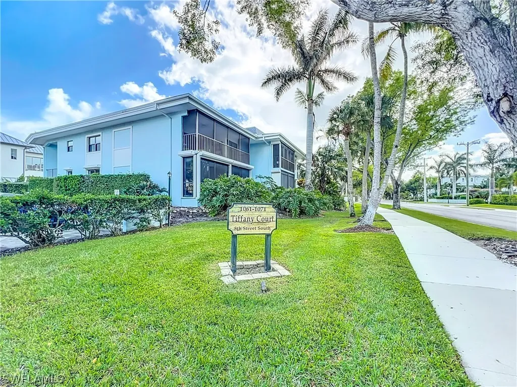 1065 8th Street S Naples FL 34102