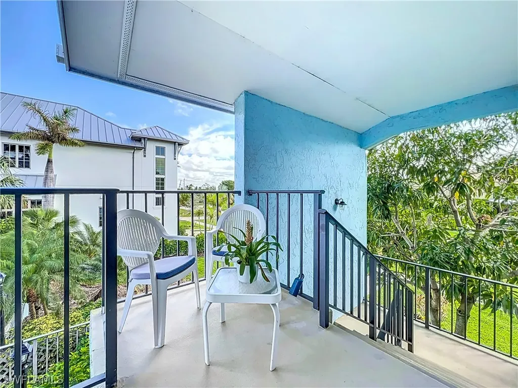 1065 8th Street S Naples FL 34102
