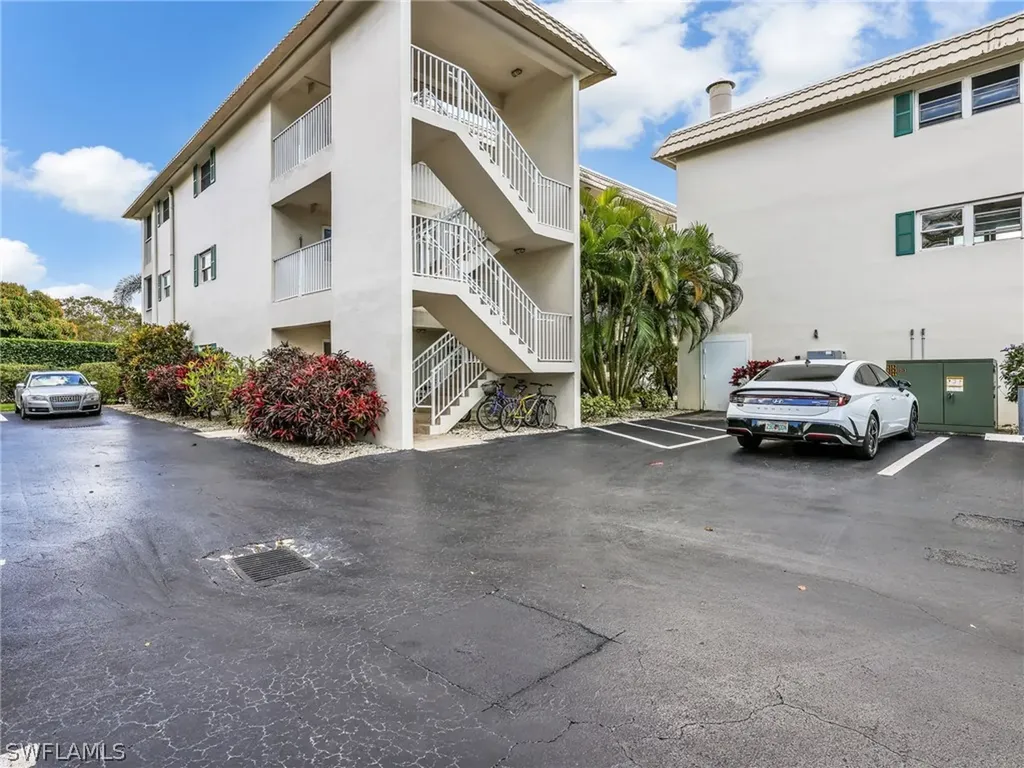 3150 Binnacle Drive Naples FL 34103