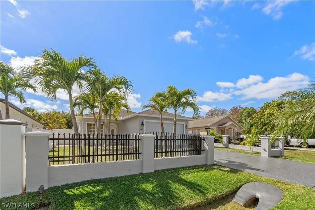 183 7th Street Naples FL 34113