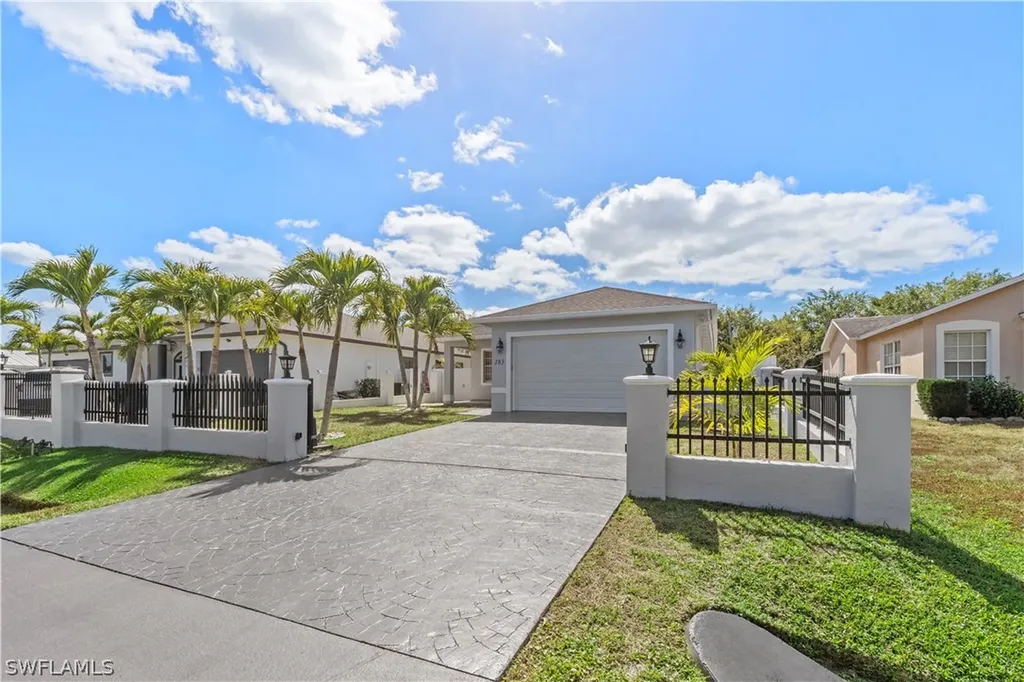 183 7th Street Naples FL 34113