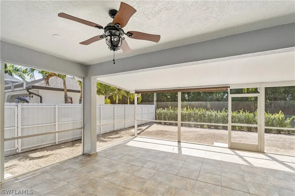 183 7th Street Naples FL 34113