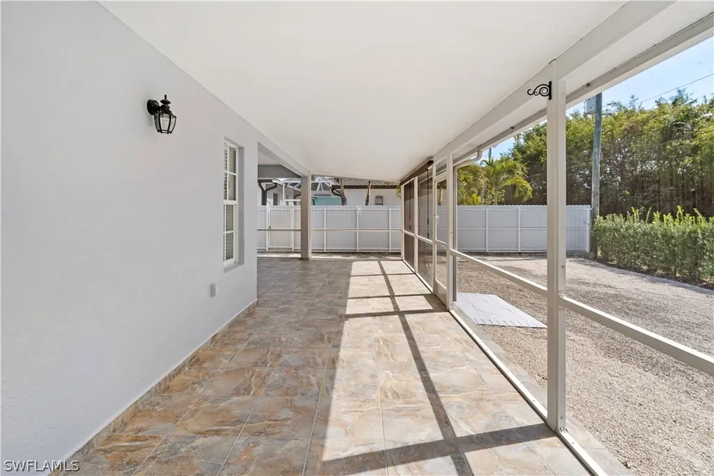183 7th Street Naples FL 34113
