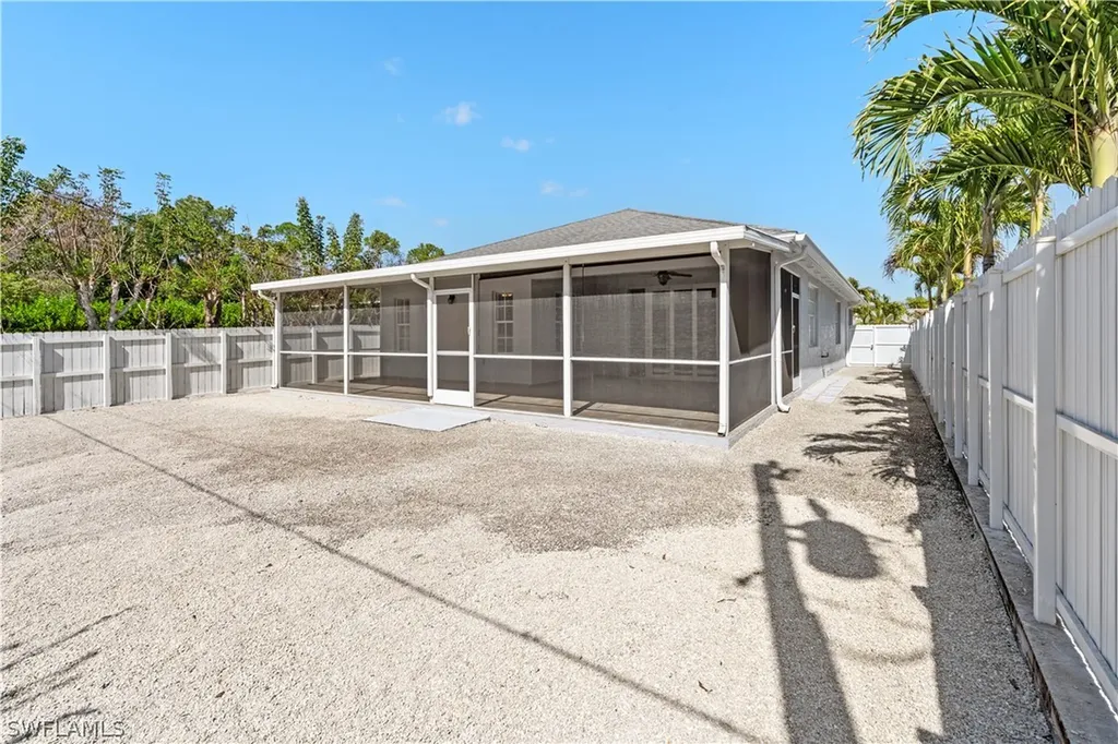 183 7th Street Naples FL 34113