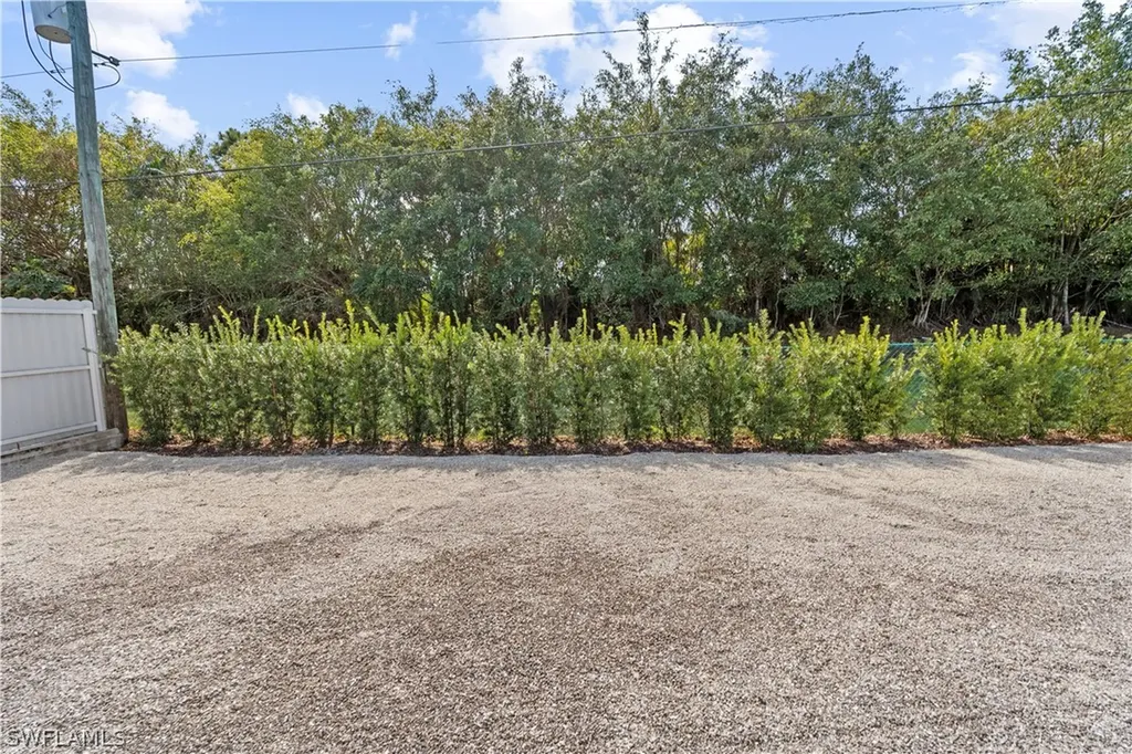 183 7th Street Naples FL 34113