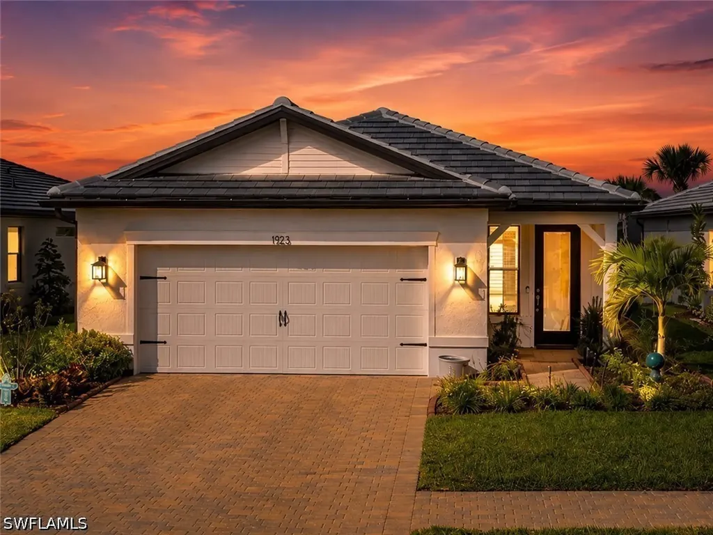 1923 Sierra Court Naples FL 34120
